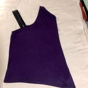 Cute Gianni Bini grape asymmetrical top with navy zippered shoulder strap size M